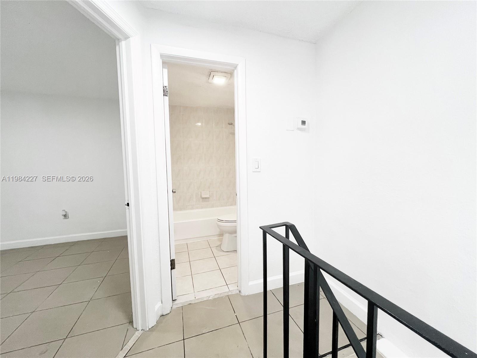 ROCKMOOR VILLA TRACK - Residential Lease