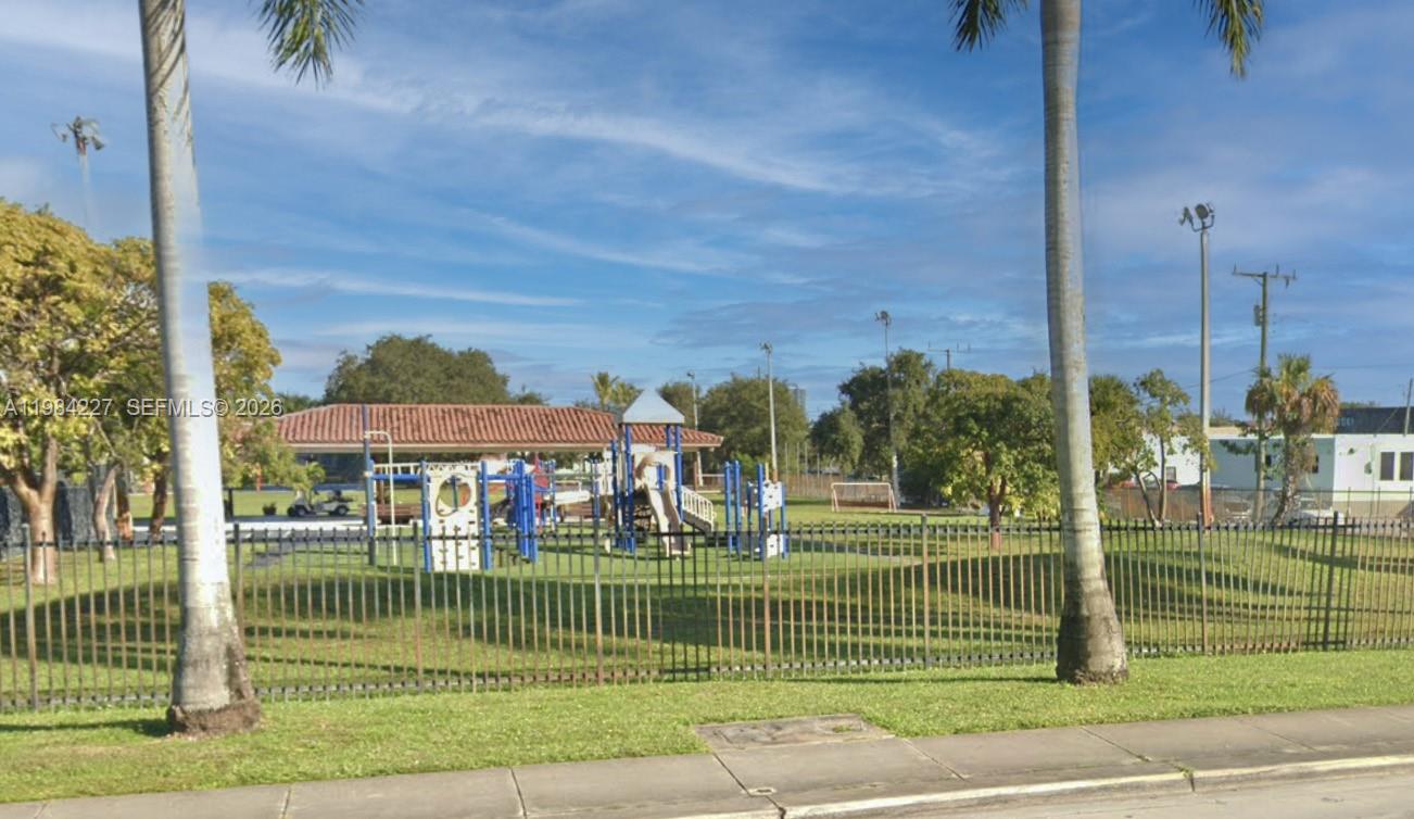 ROCKMOOR VILLA TRACK - Residential Lease