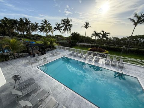 4301 Collins Ave 208 Miami Beach FL 33140