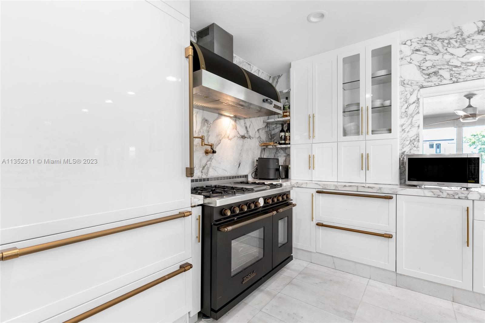 EASTERN SHORES - Residential