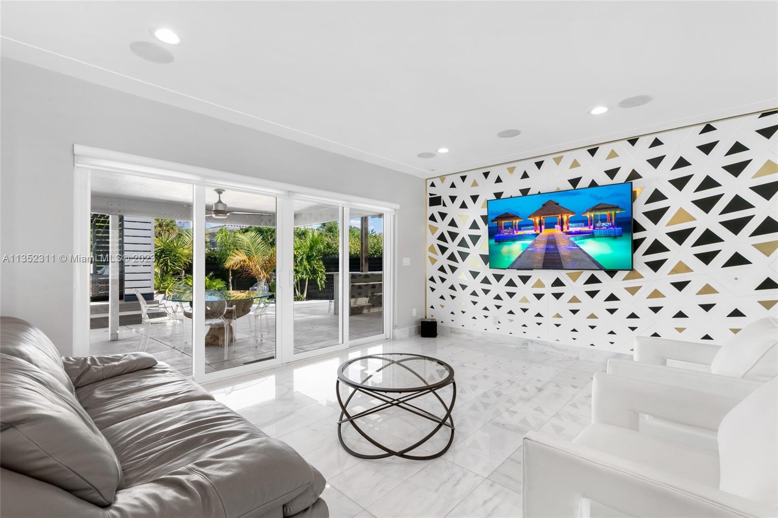 EASTERN SHORES - Residential