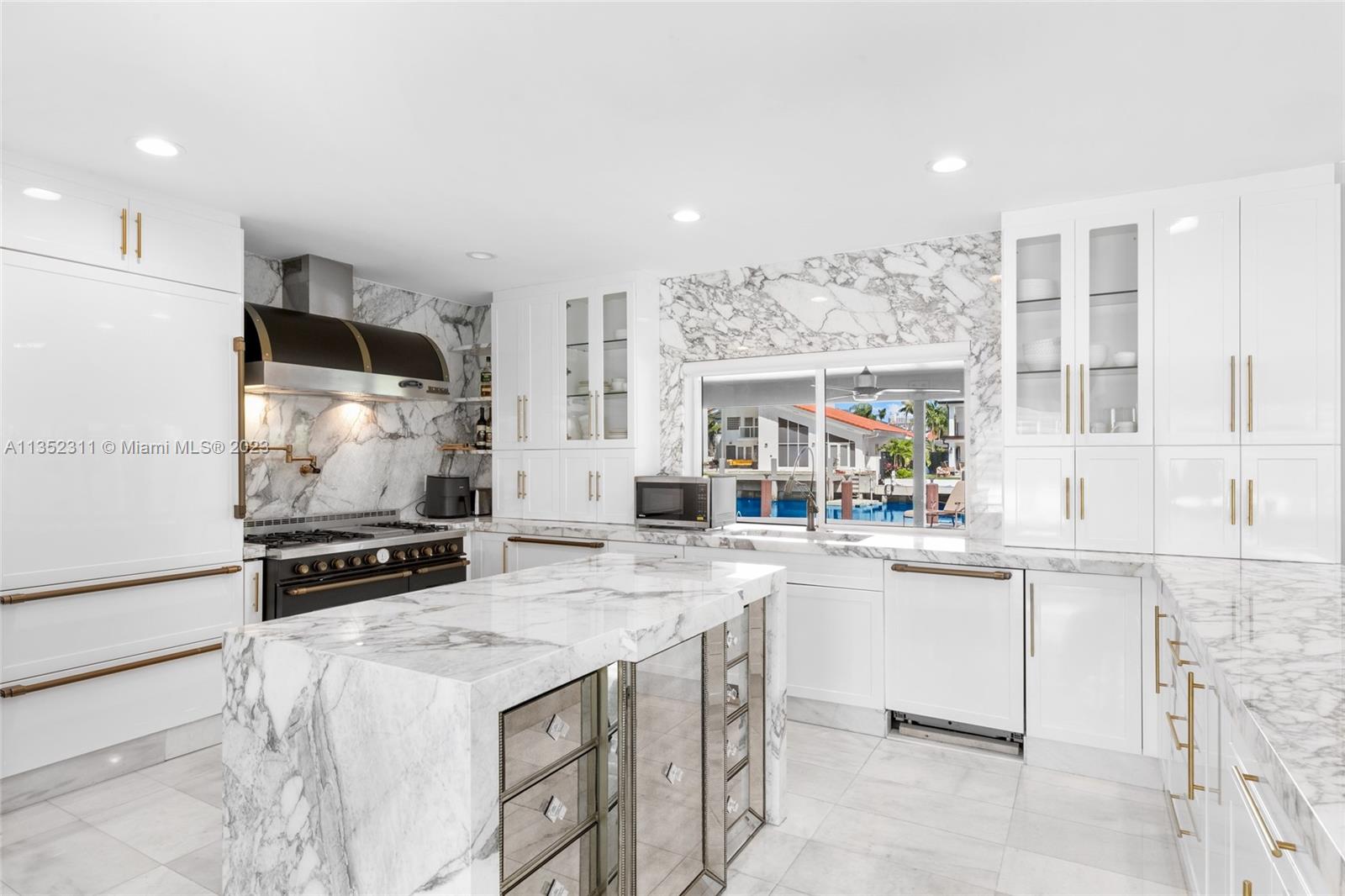 EASTERN SHORES - Residential