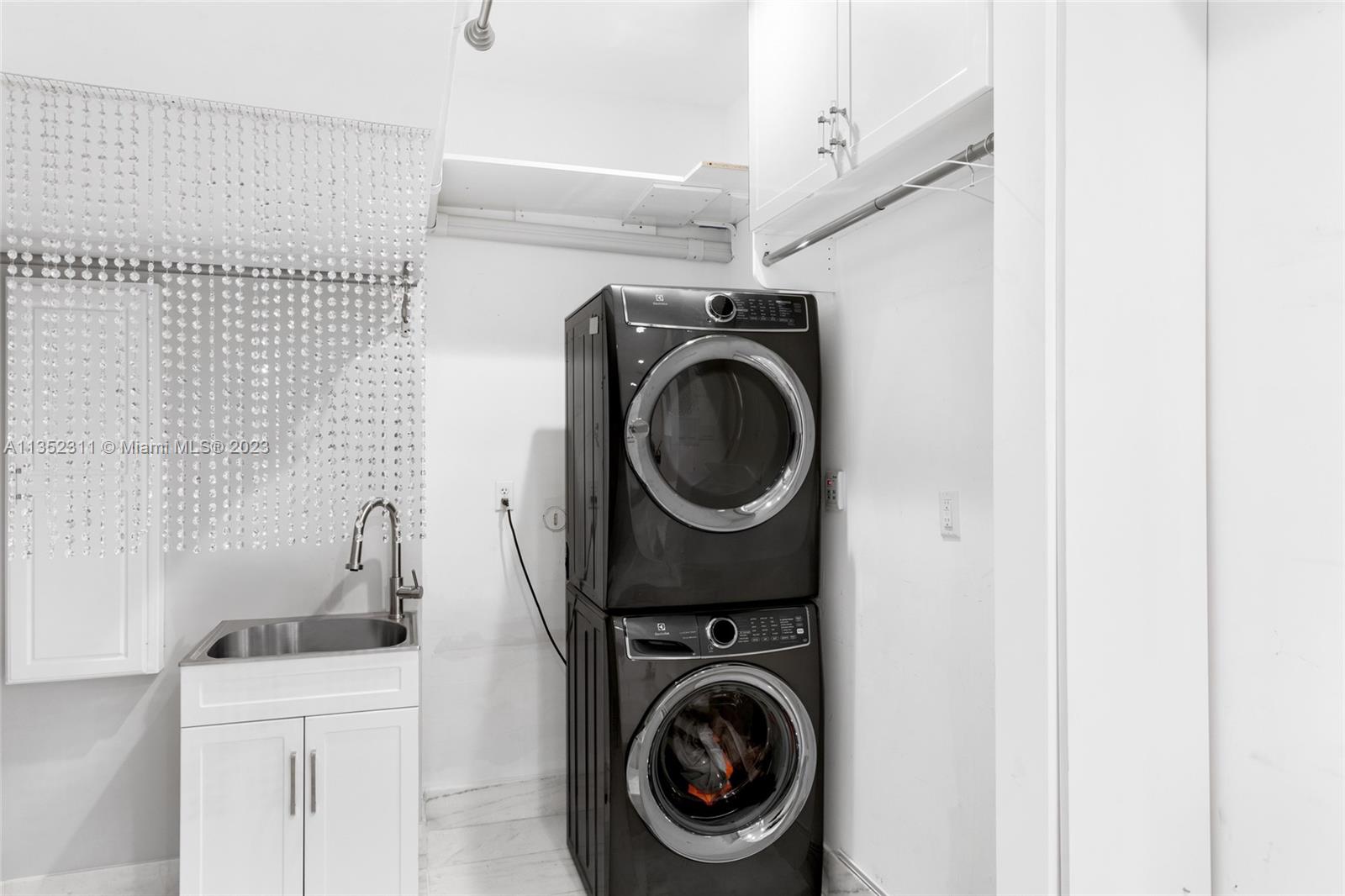 EASTERN SHORES - Residential