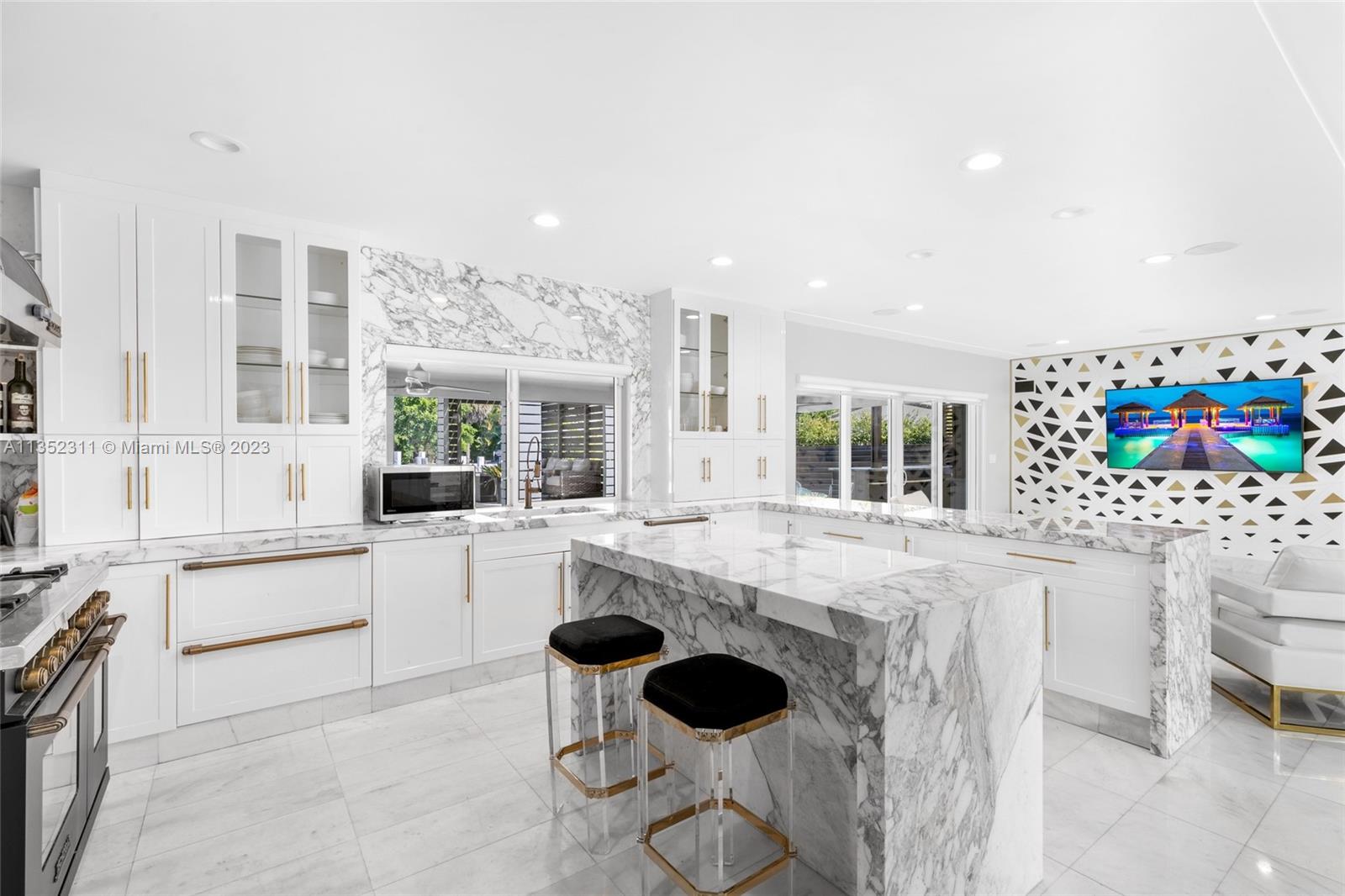 EASTERN SHORES - Residential