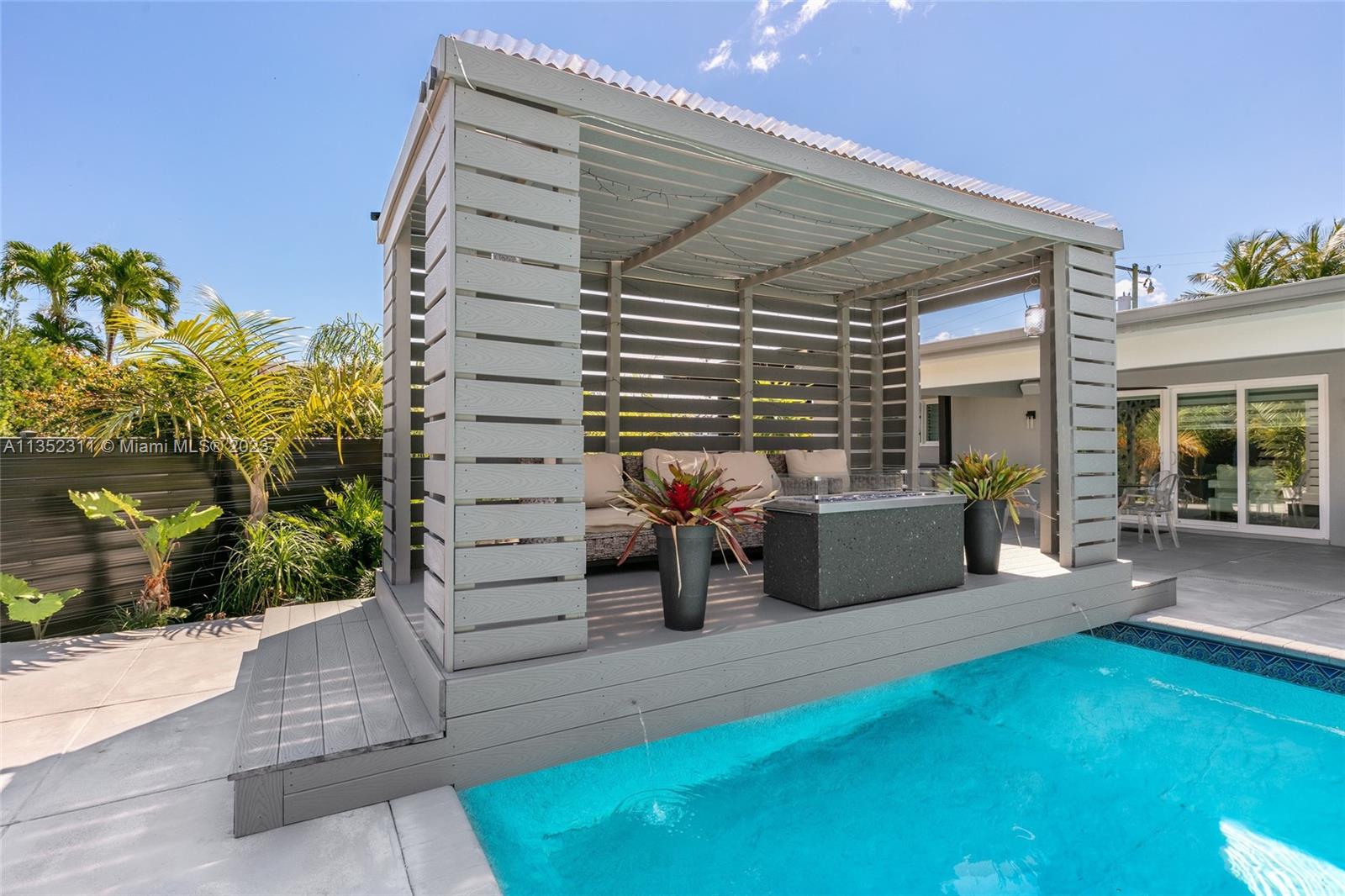 EASTERN SHORES - Residential