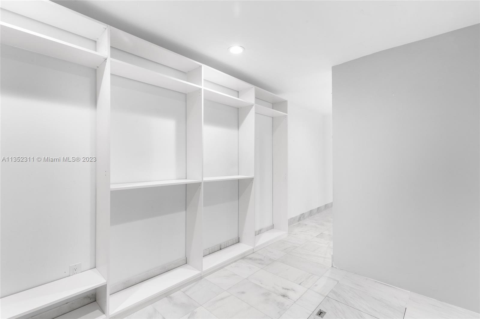 EASTERN SHORES - Residential