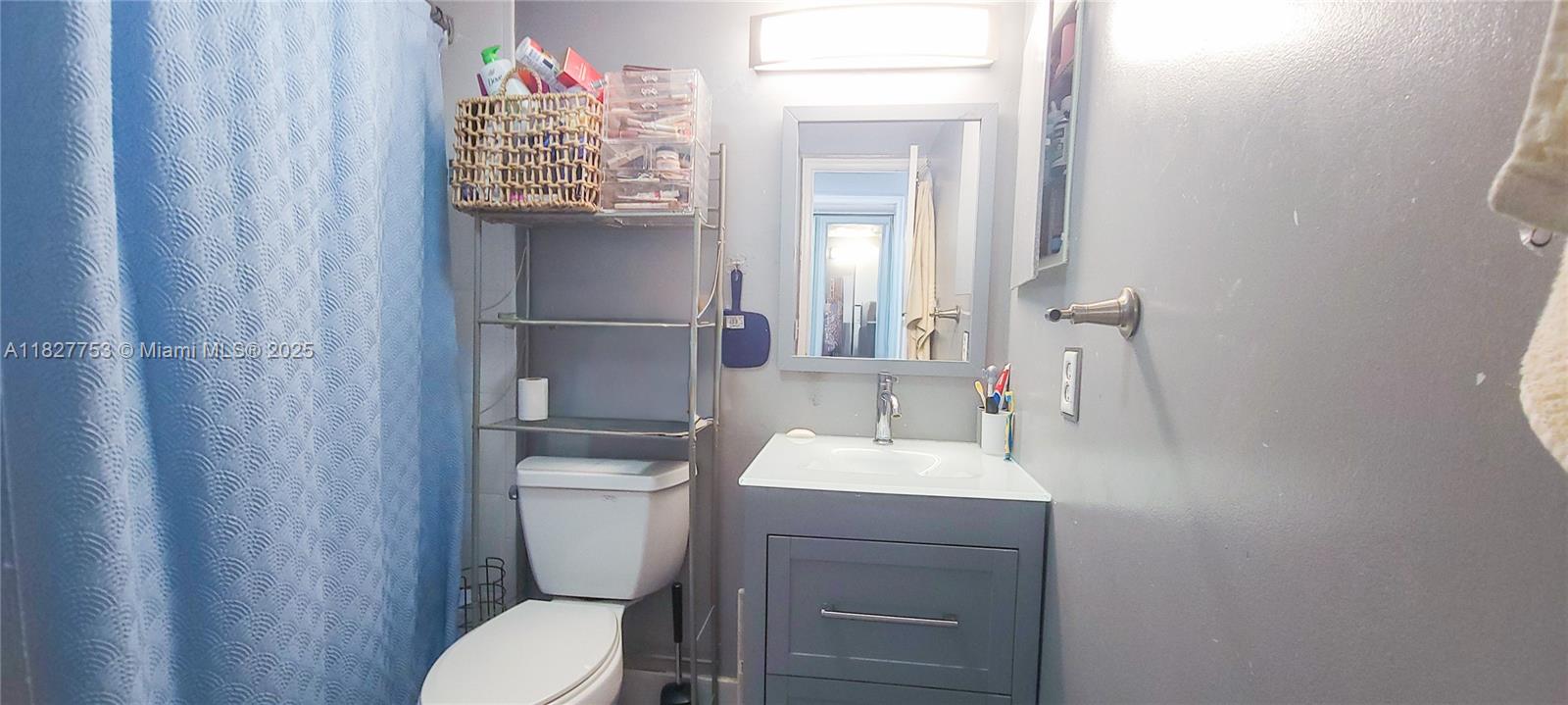 LAKES OF INVERRARY CONDO - Residential