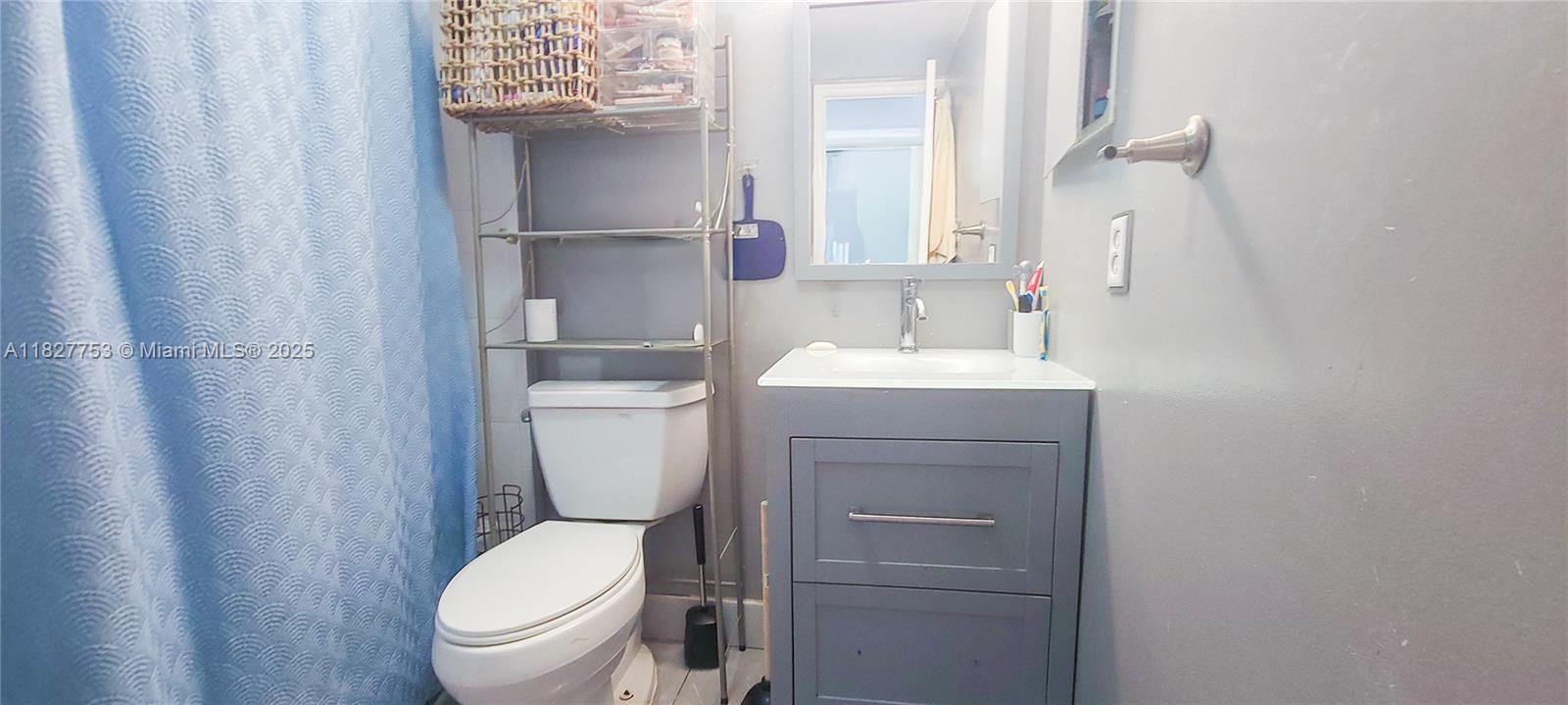 LAKES OF INVERRARY CONDO - Residential