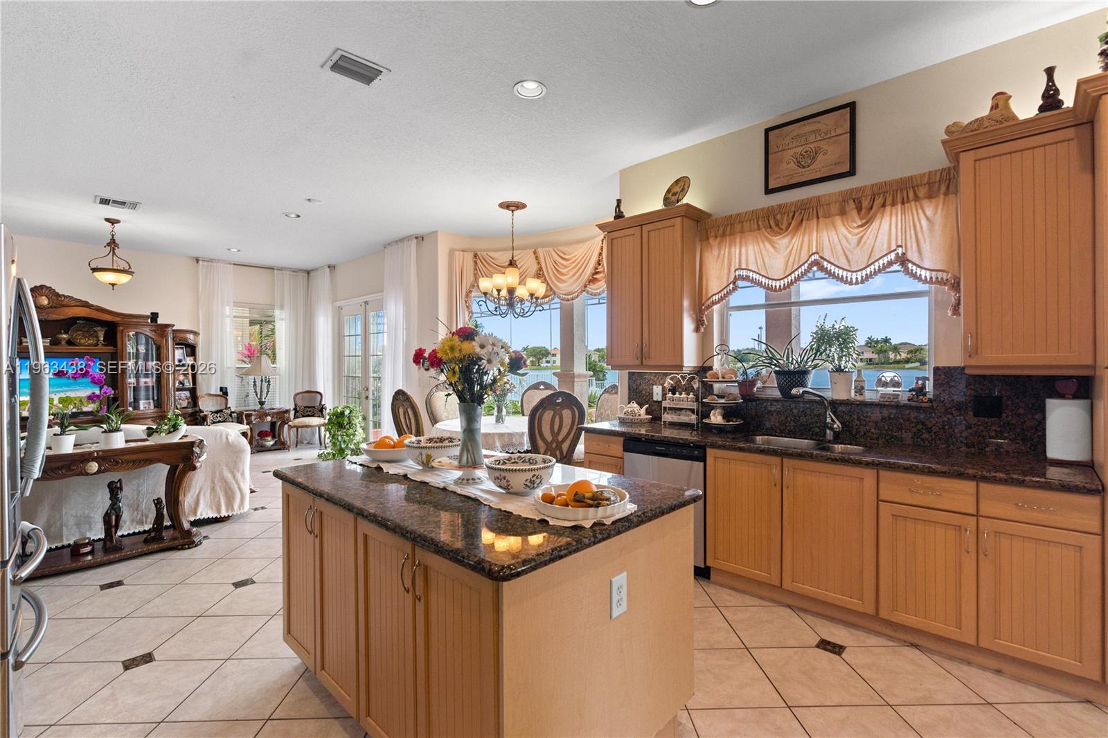 SILVER SHORES - Residential