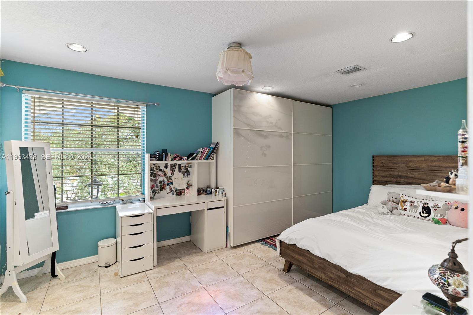 SILVER SHORES - Residential