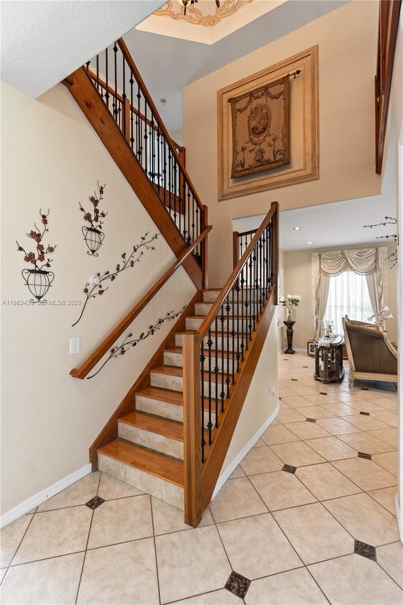 SILVER SHORES - Residential