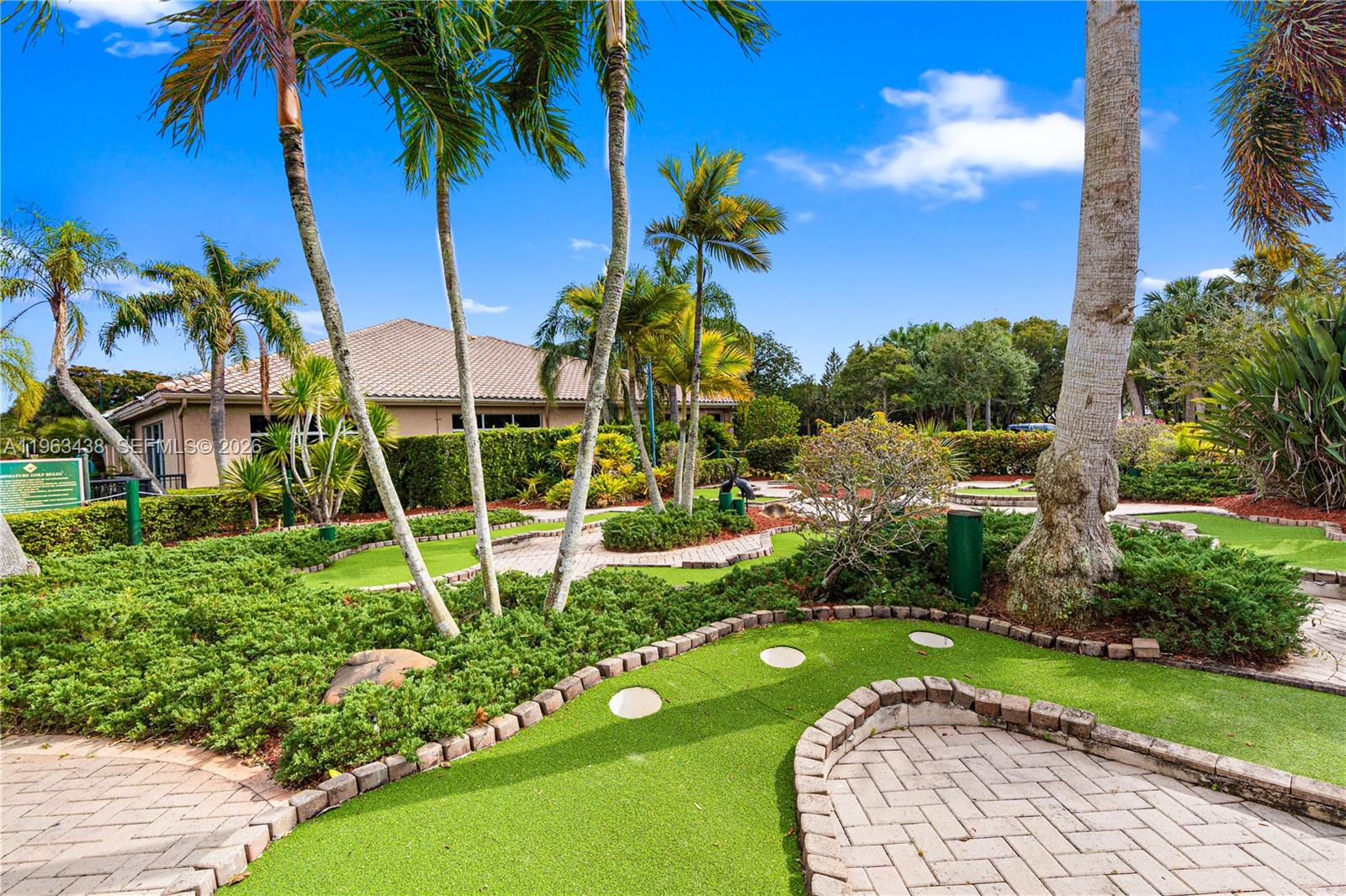 SILVER SHORES - Residential