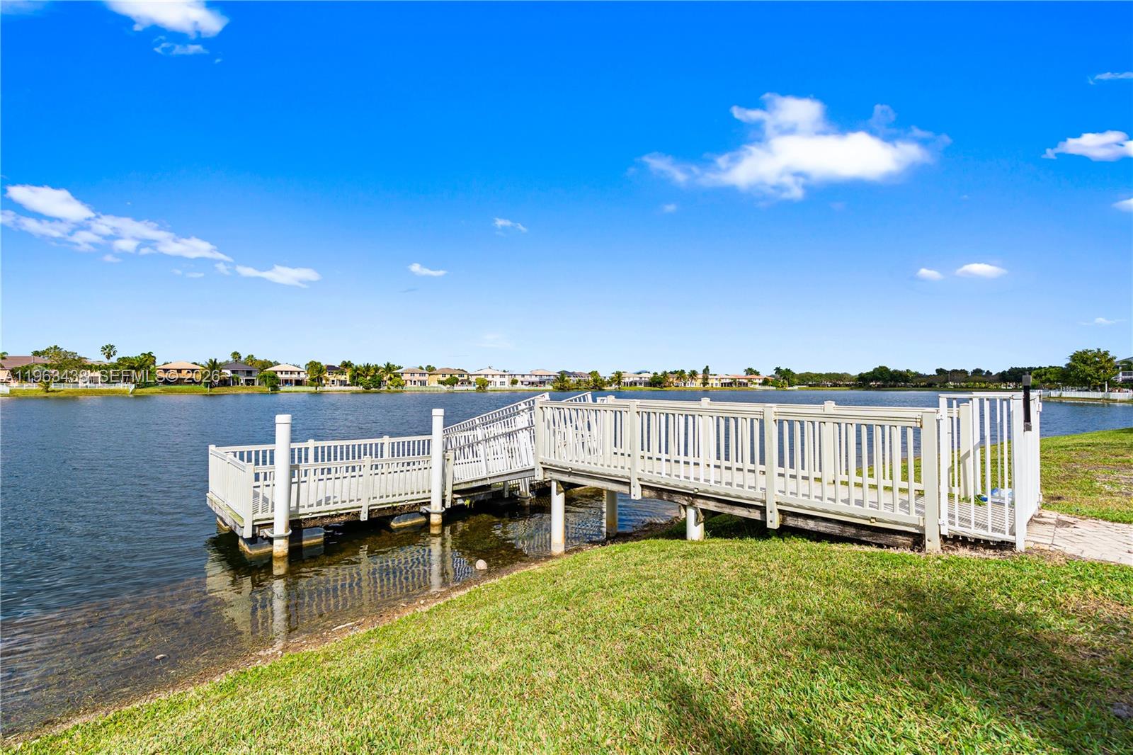 SILVER SHORES - Residential