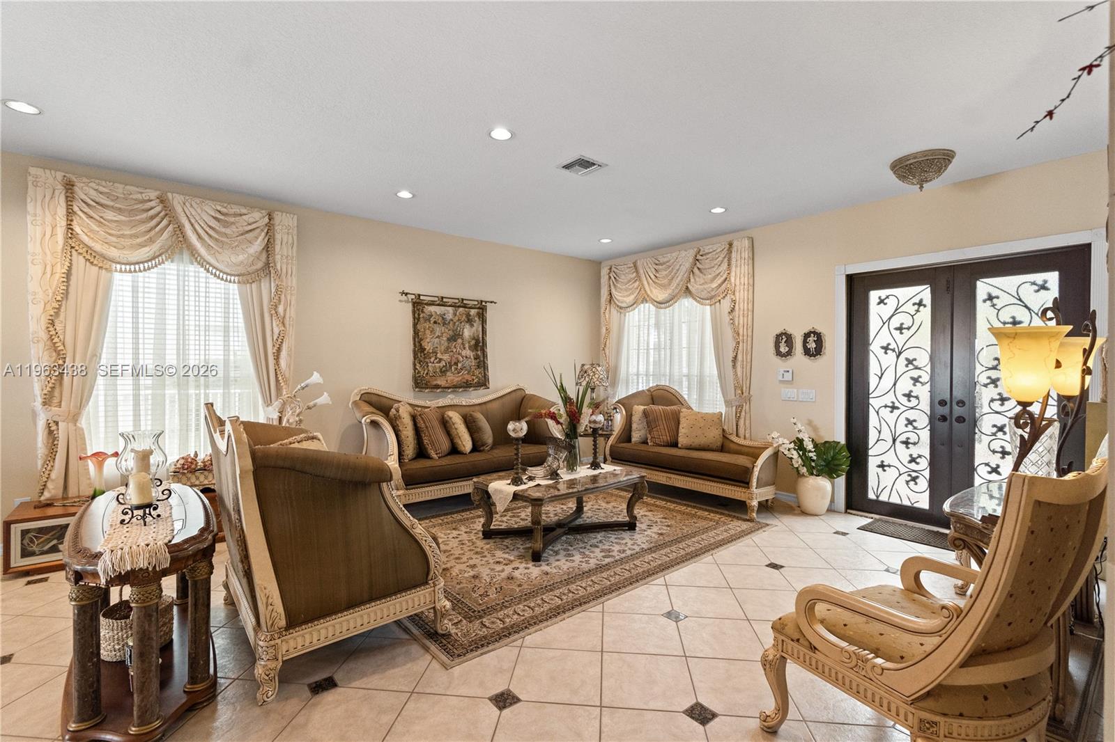 SILVER SHORES - Residential