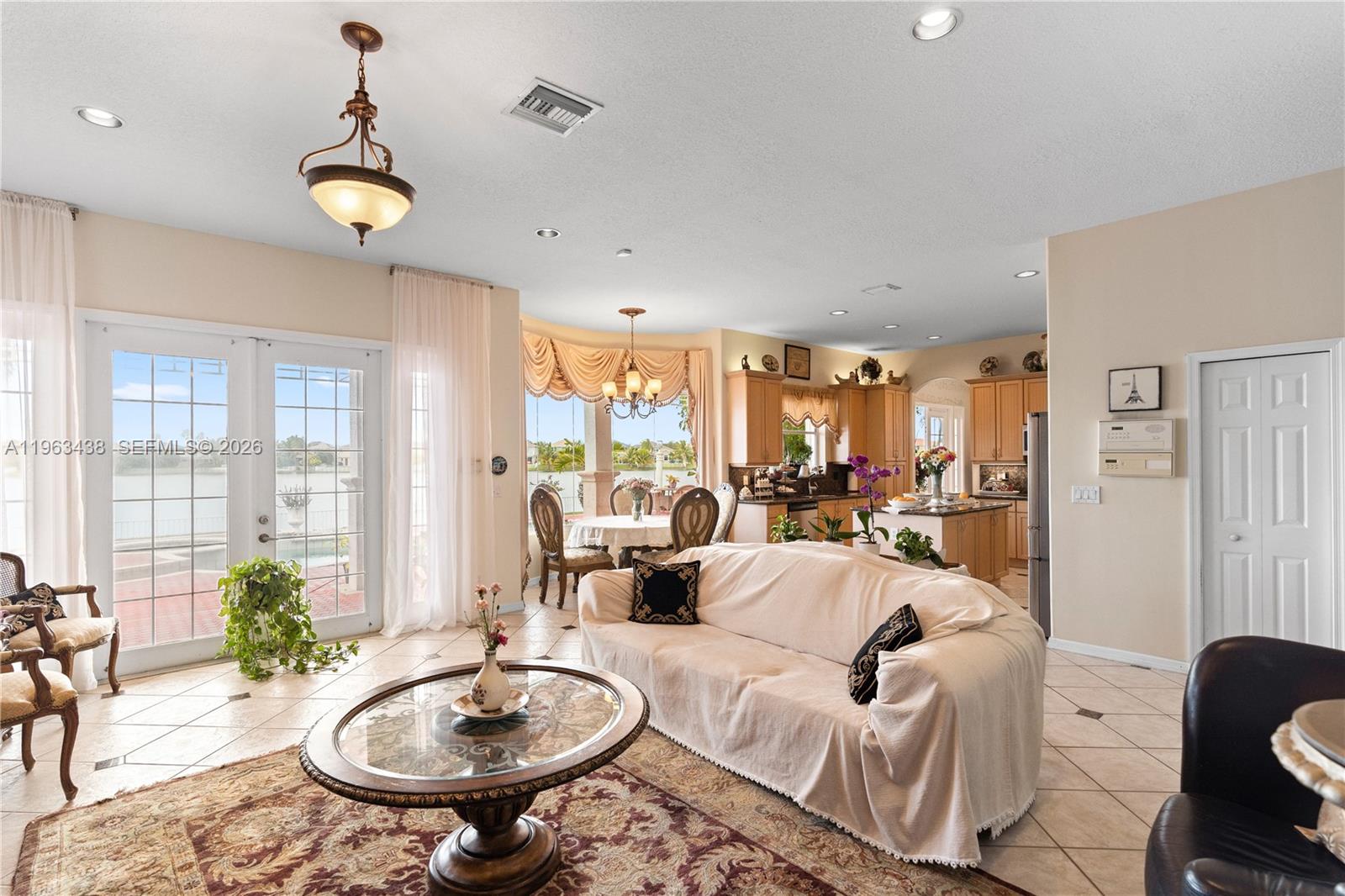 SILVER SHORES - Residential