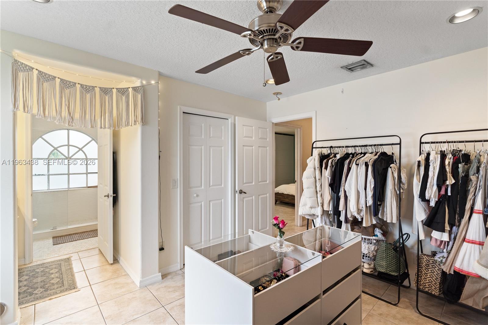 SILVER SHORES - Residential