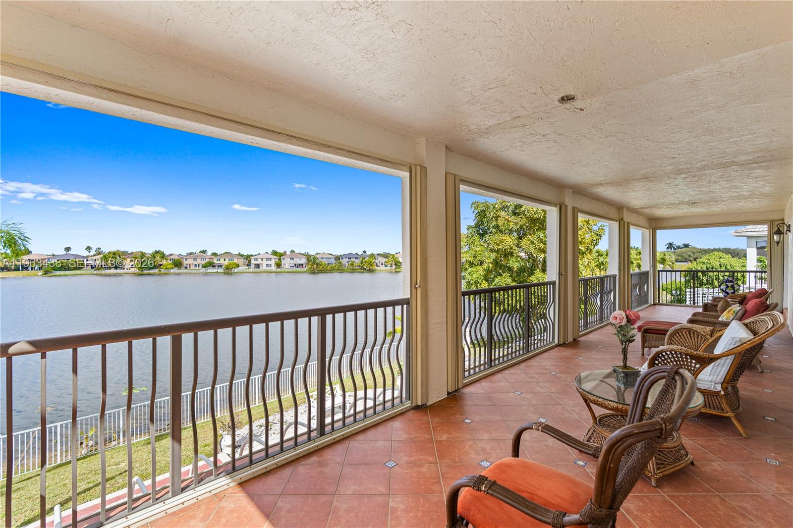 SILVER SHORES - Residential