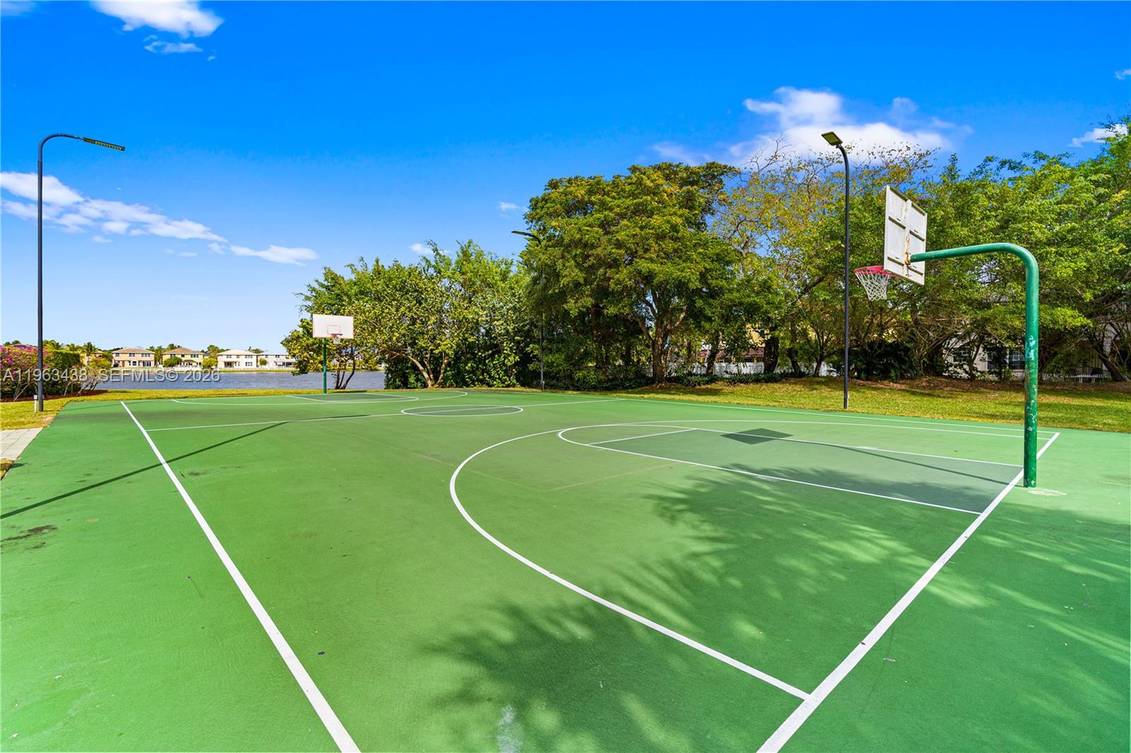 SILVER SHORES - Residential