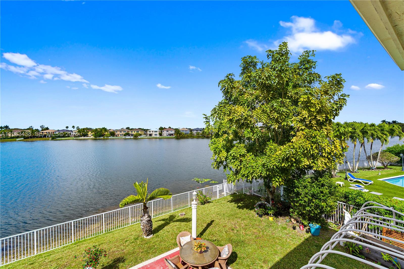 SILVER SHORES - Residential