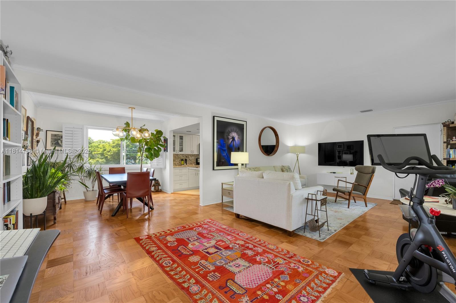 THE FOUNTAINVIEW CLUB NO 2 - Residential