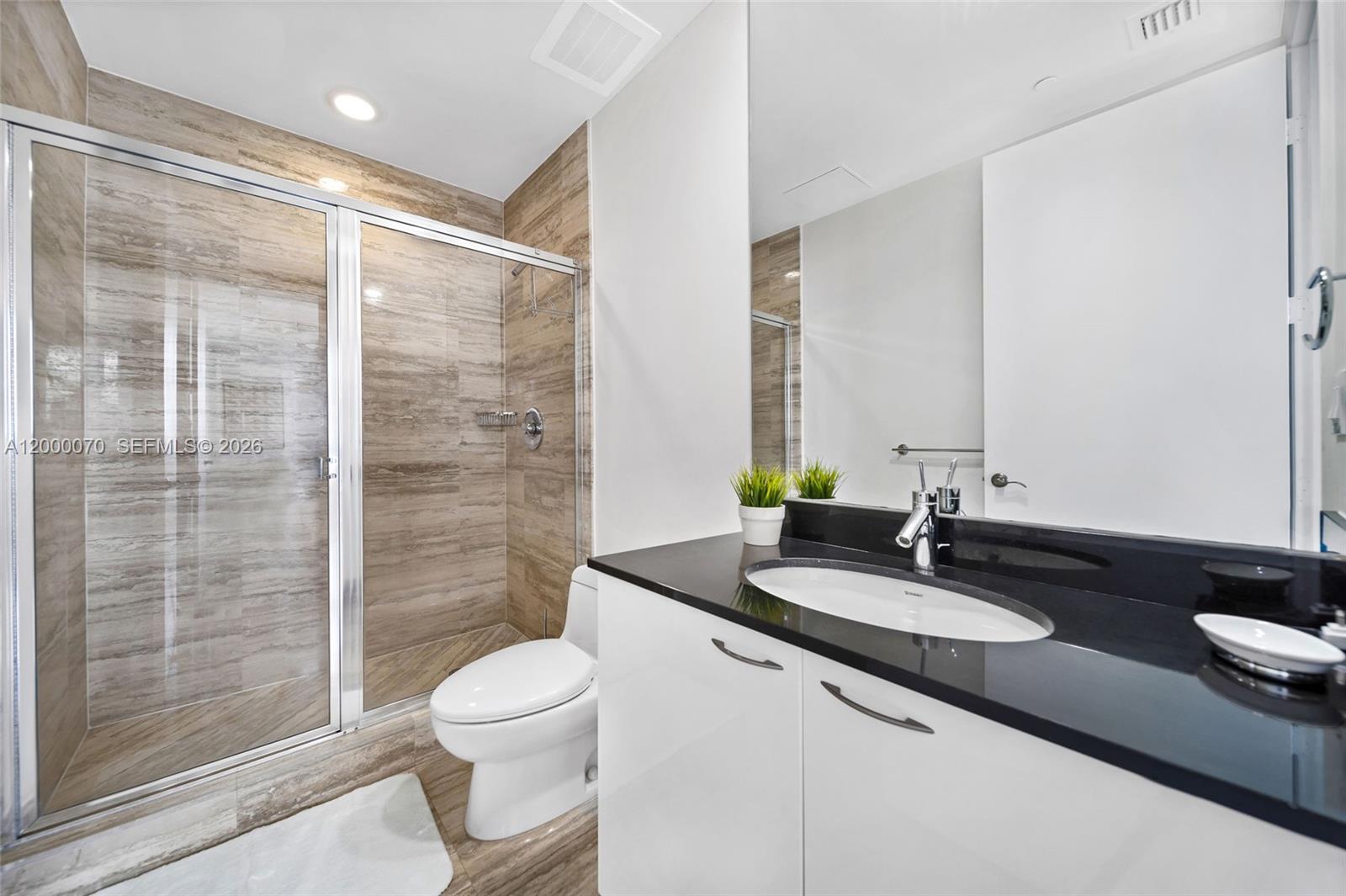 TDR TOWER I CONDO - Residential Lease