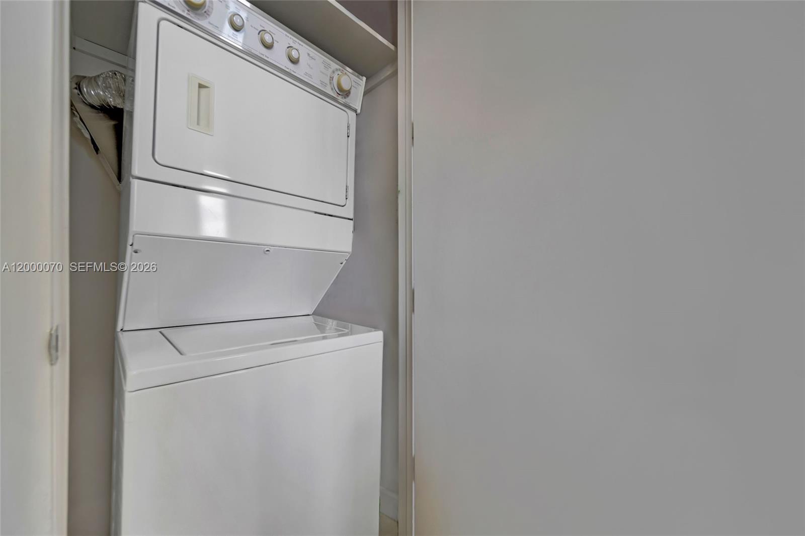 TDR TOWER I CONDO - Residential Lease