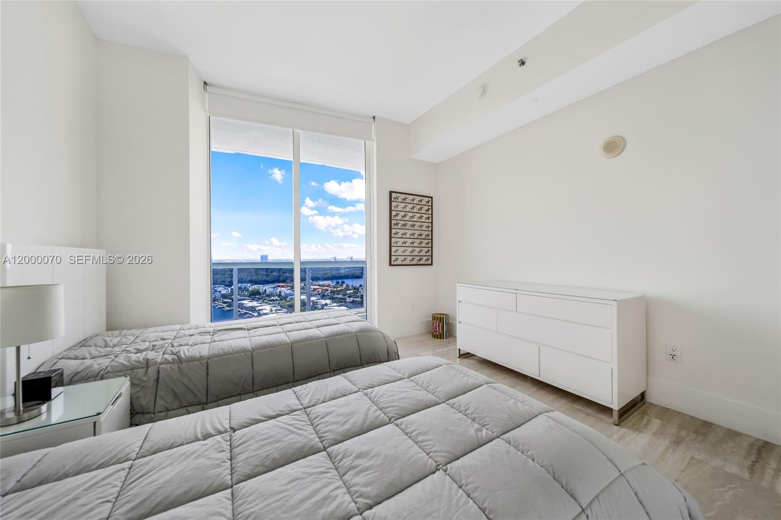 TDR TOWER I CONDO - Residential Lease