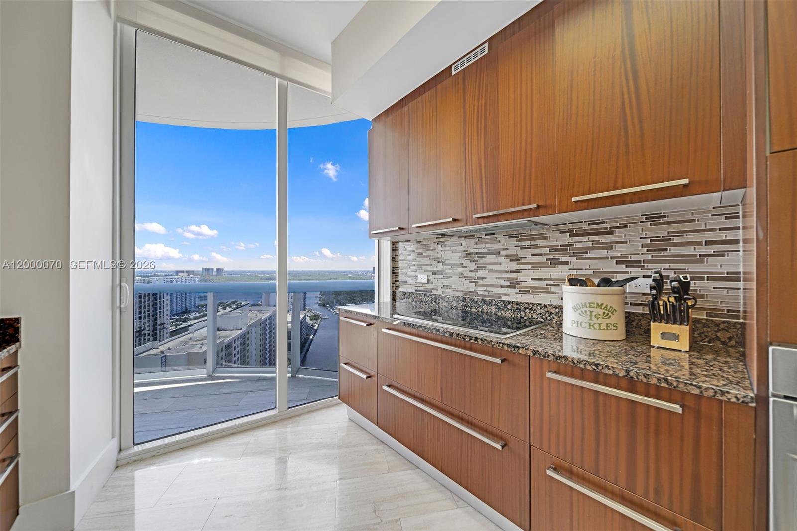 TDR TOWER I CONDO - Residential Lease