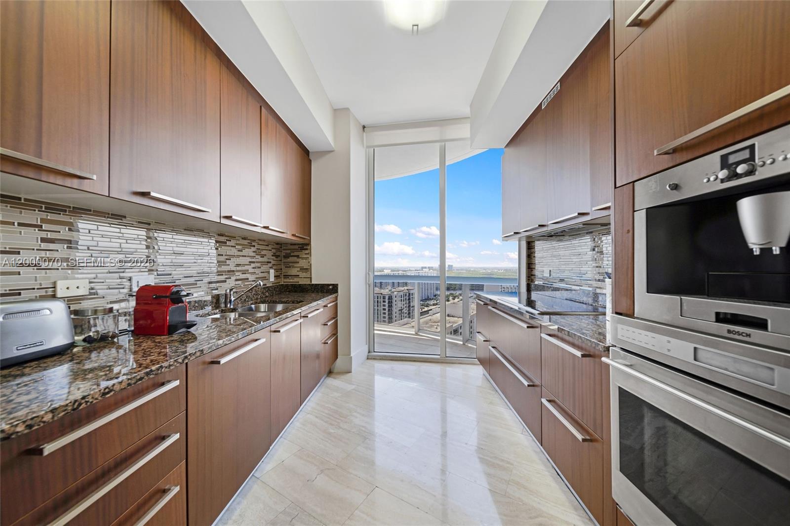 TDR TOWER I CONDO - Residential Lease