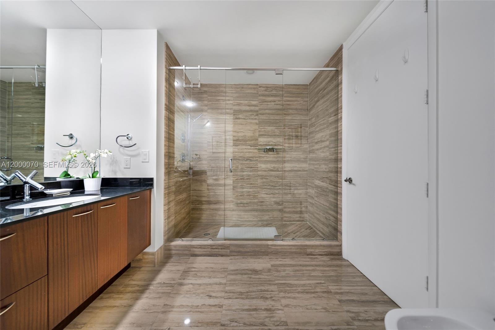 TDR TOWER I CONDO - Residential Lease