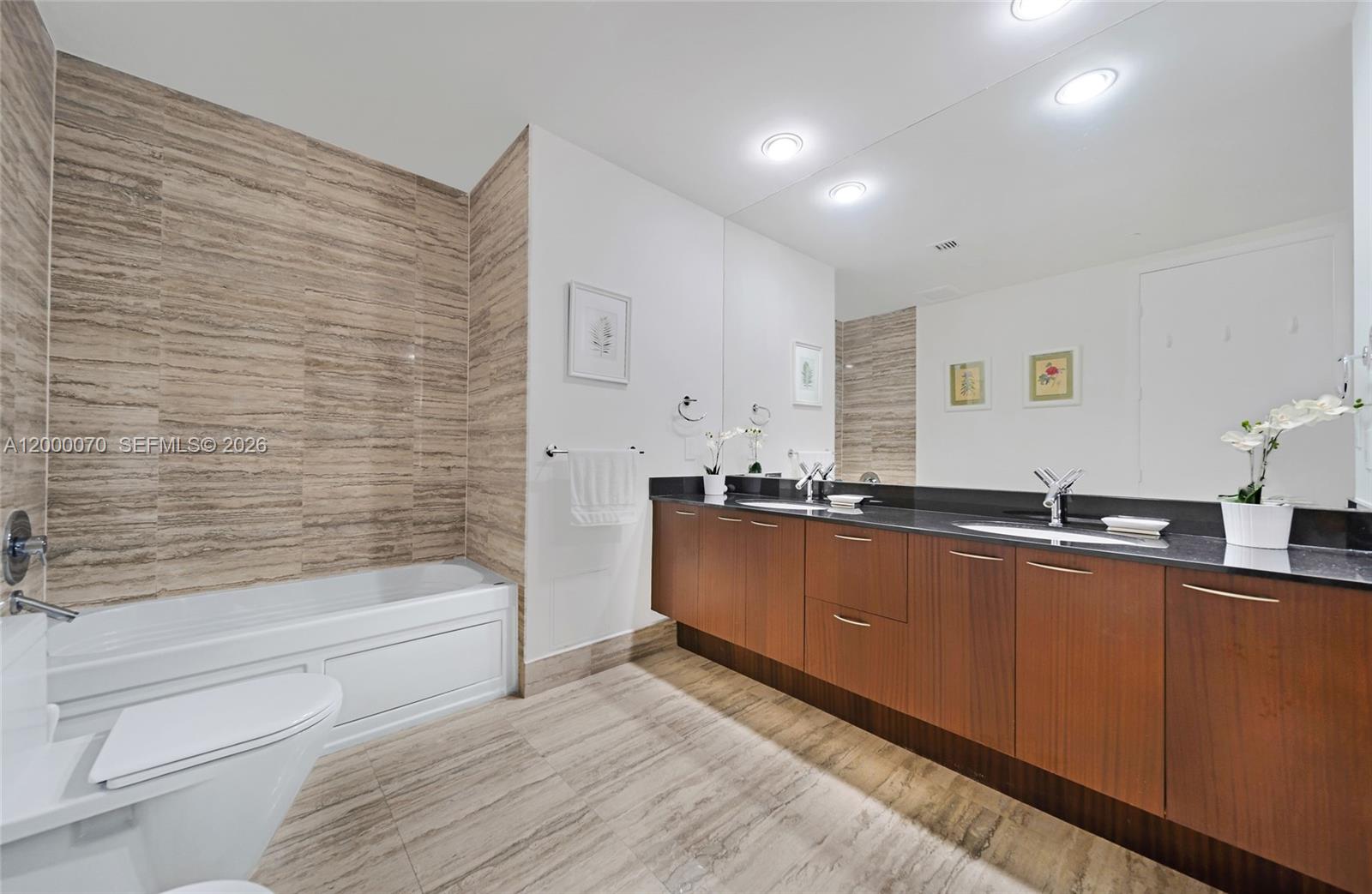 TDR TOWER I CONDO - Residential Lease