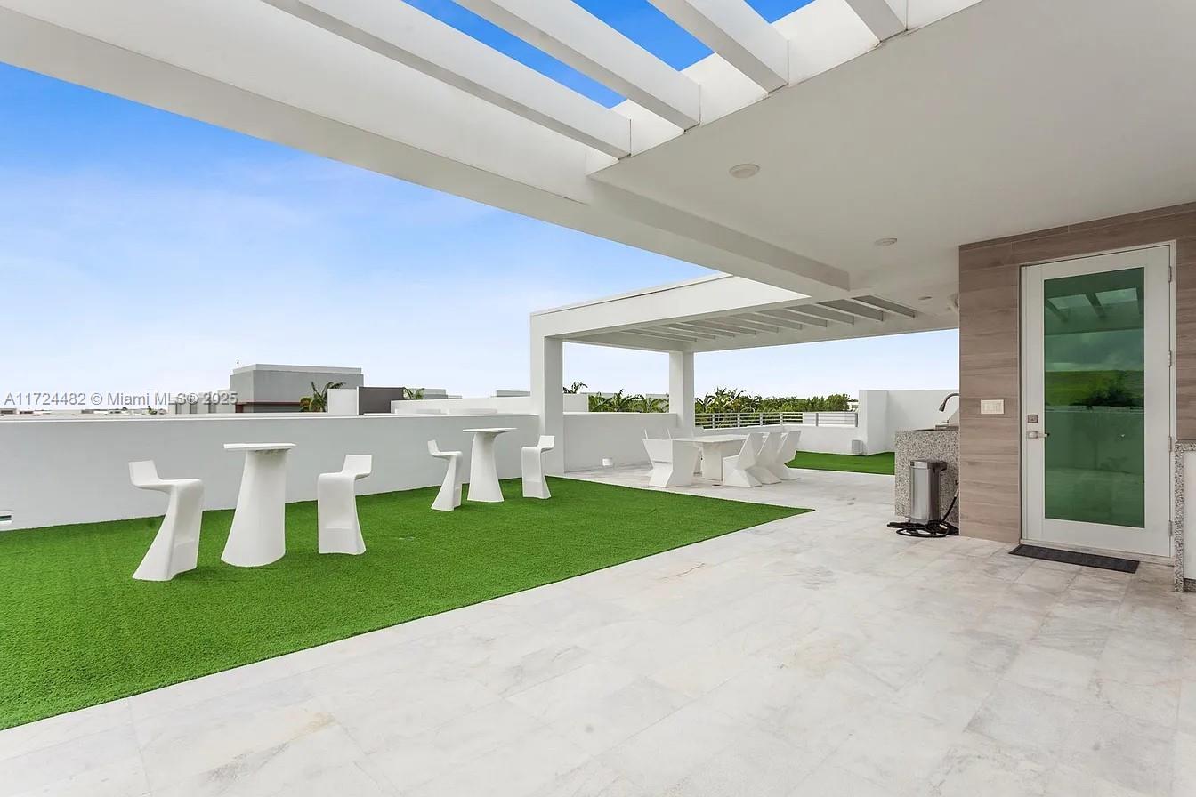 GRAND FLORIDIAN ESTATES - Residential