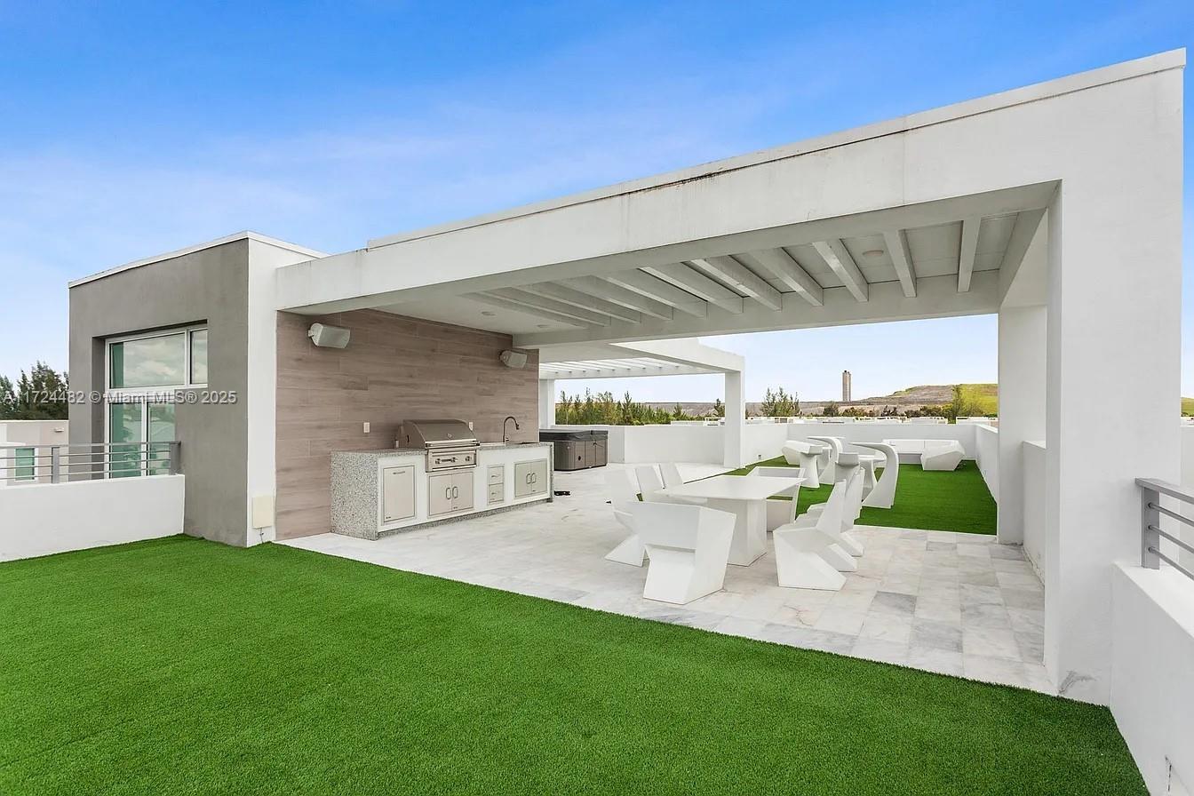 GRAND FLORIDIAN ESTATES - Residential