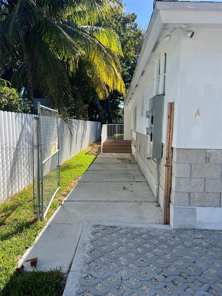 ALLAPATTAH HIGHLANDS ADDN - Residential Lease