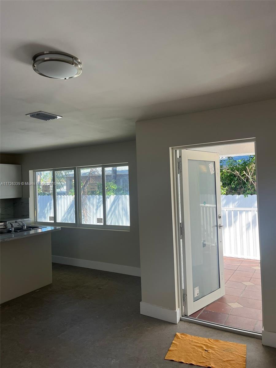 ALLAPATTAH HIGHLANDS ADDN - Residential Lease