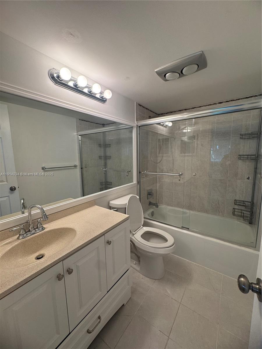 HOLLYBROOK GOLF AND - Residential Lease