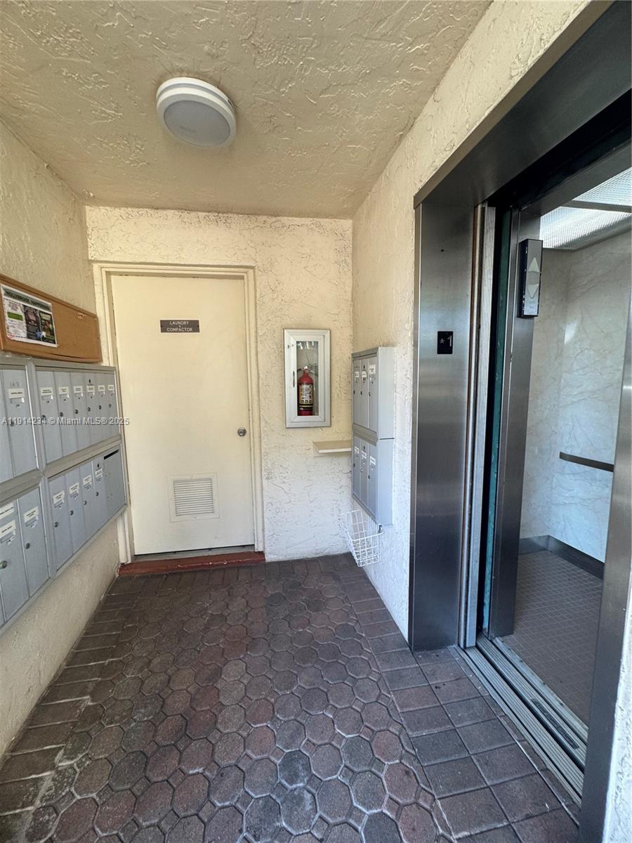 HOLLYBROOK GOLF AND - Residential Lease