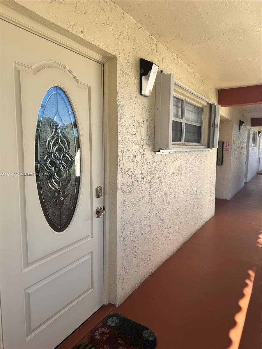 HOLLYBROOK GOLF AND - Residential Lease