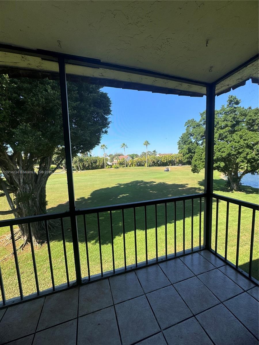 HOLLYBROOK GOLF AND - Residential Lease