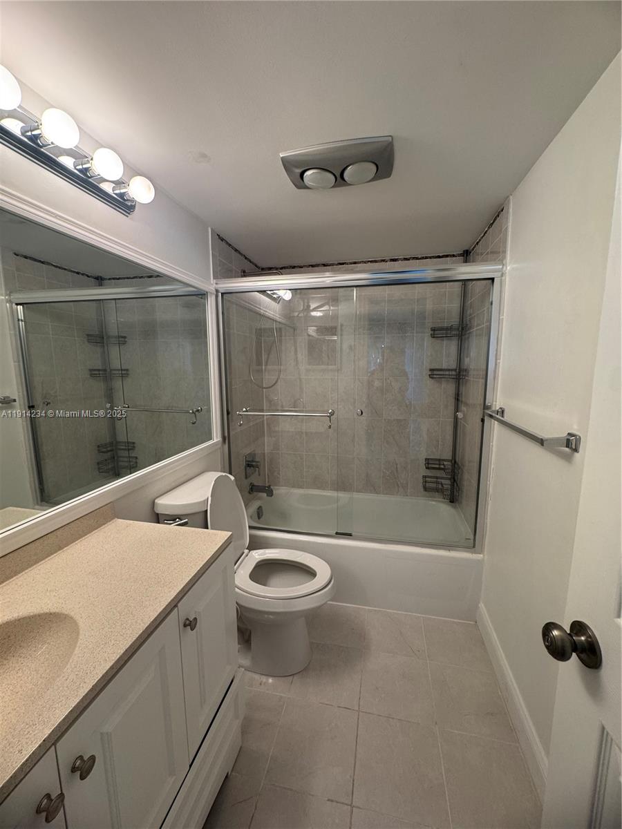 HOLLYBROOK GOLF AND - Residential Lease