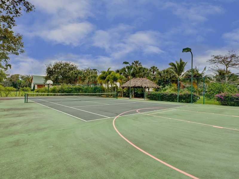 PALM GLADE RANCHES - Residential