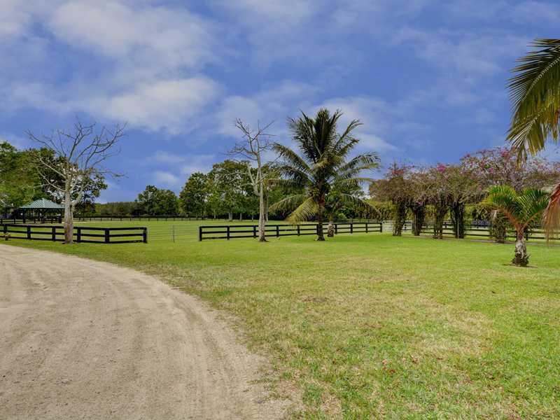 PALM GLADE RANCHES - Residential