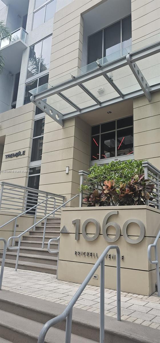 1060 Brickell Ave 3417, Miami, Broward County, Florida - 2 Bedrooms  
3 Bathrooms - 
