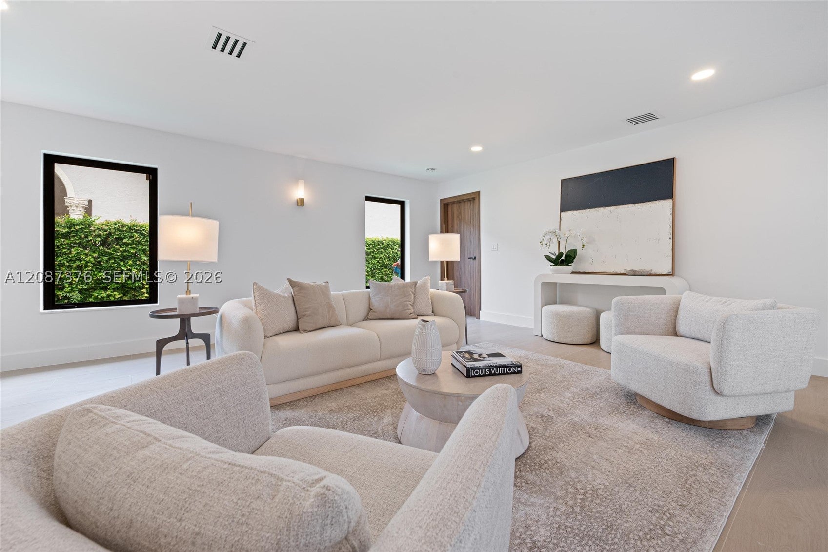 1320 Alhambra Cir