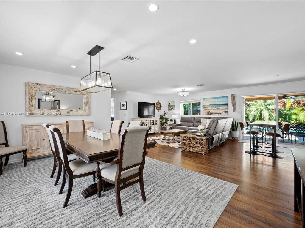 Photo of 400 W Circle W, Jupiter, FL 33458 (MLS # A11699438)