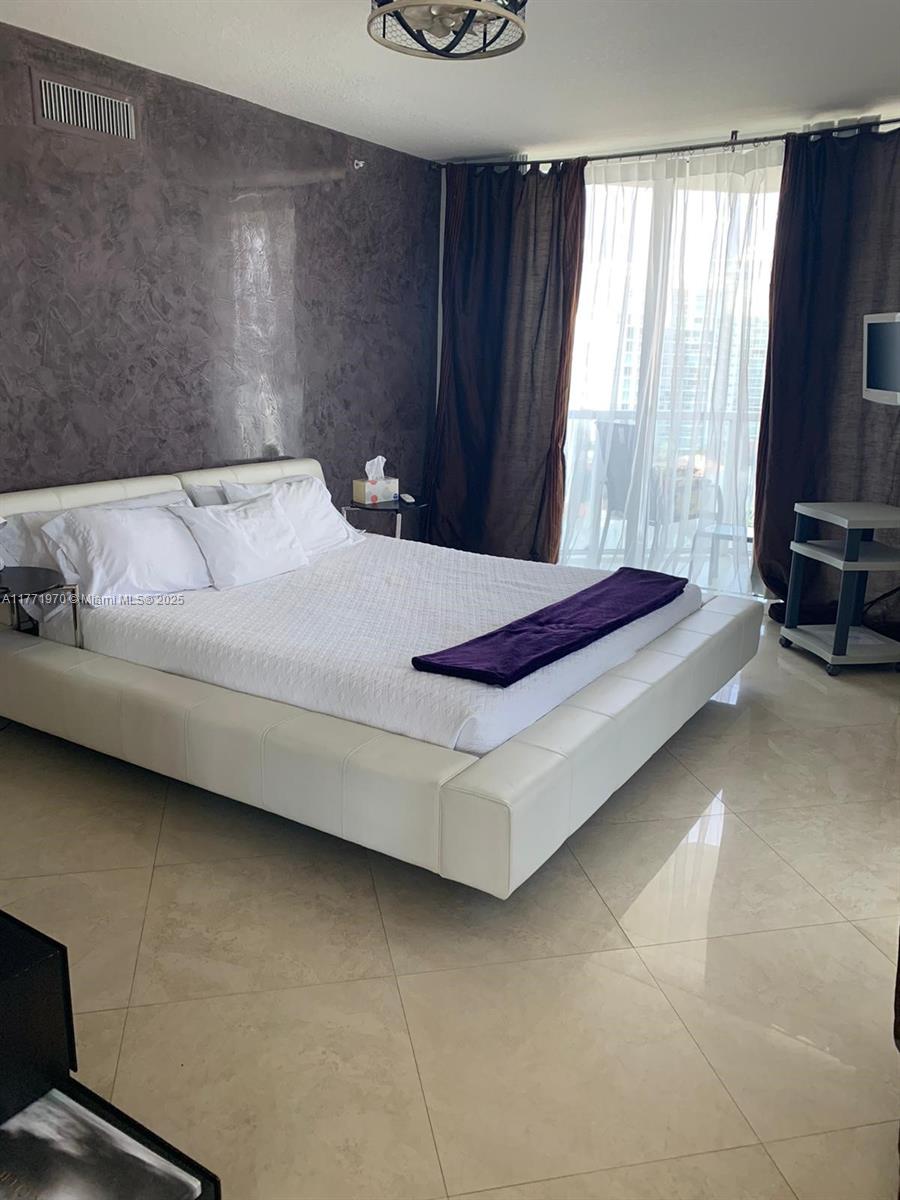 LA PERLA CONDO - Residential
