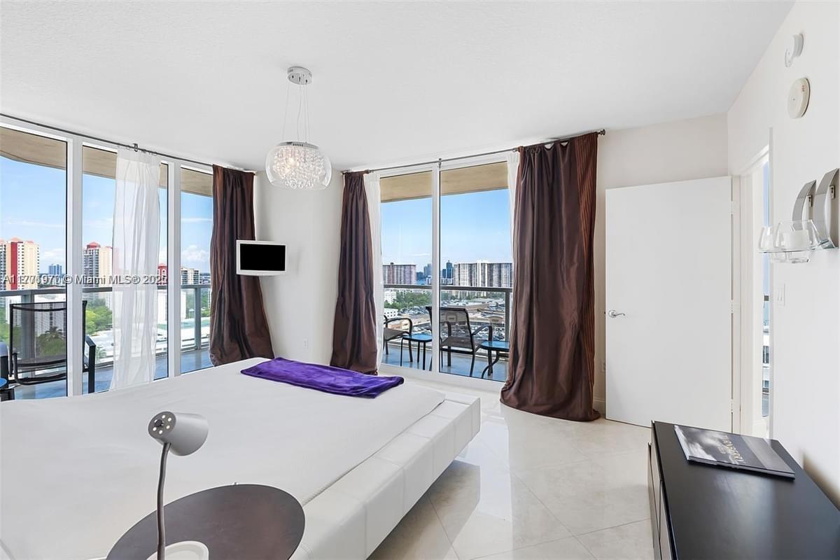 LA PERLA CONDO - Residential