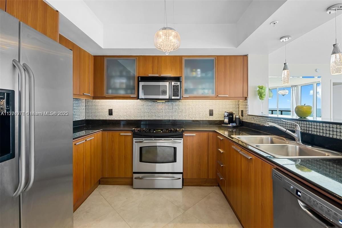 LA PERLA CONDO - Residential