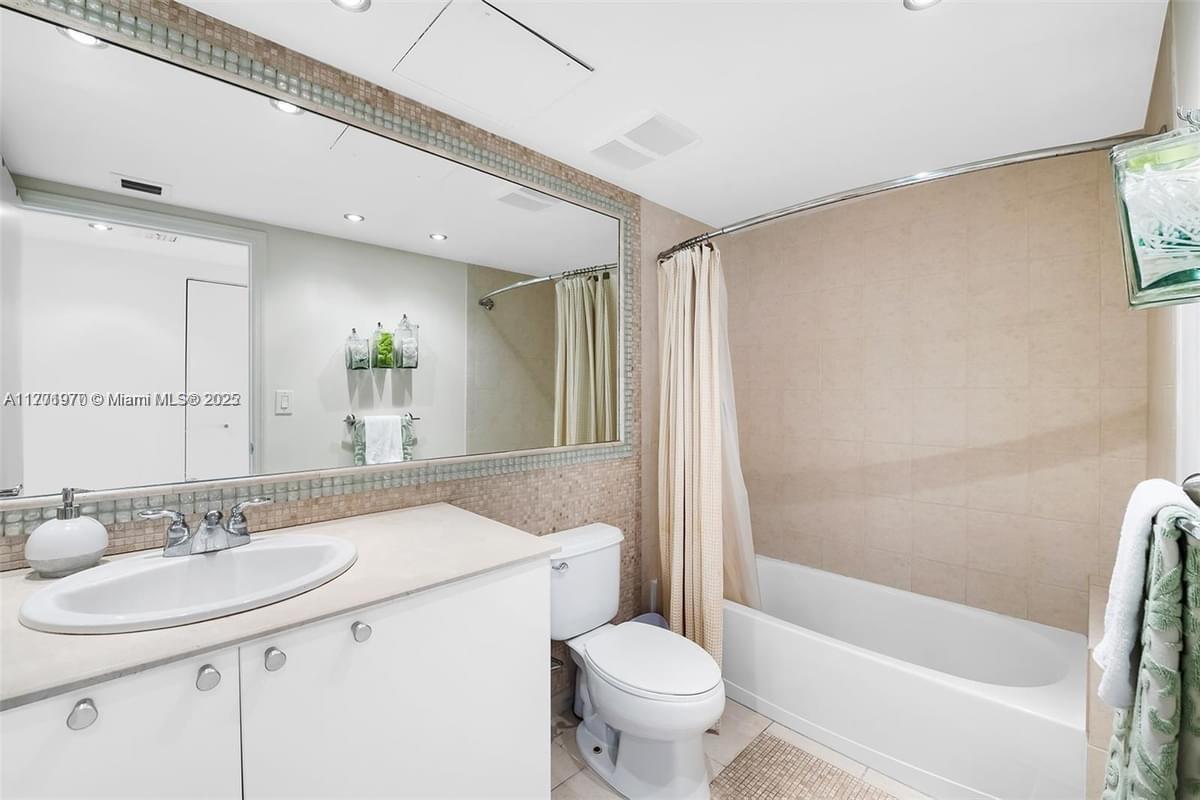 LA PERLA CONDO - Residential