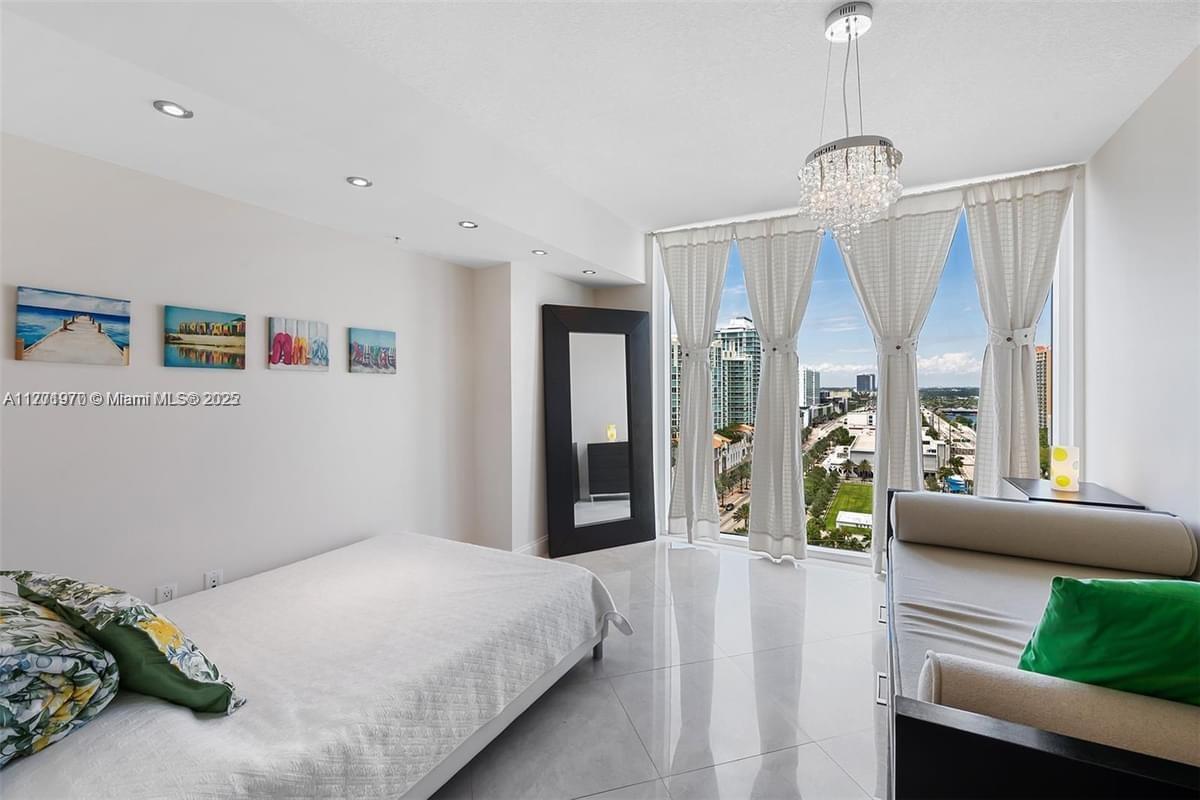 LA PERLA CONDO - Residential